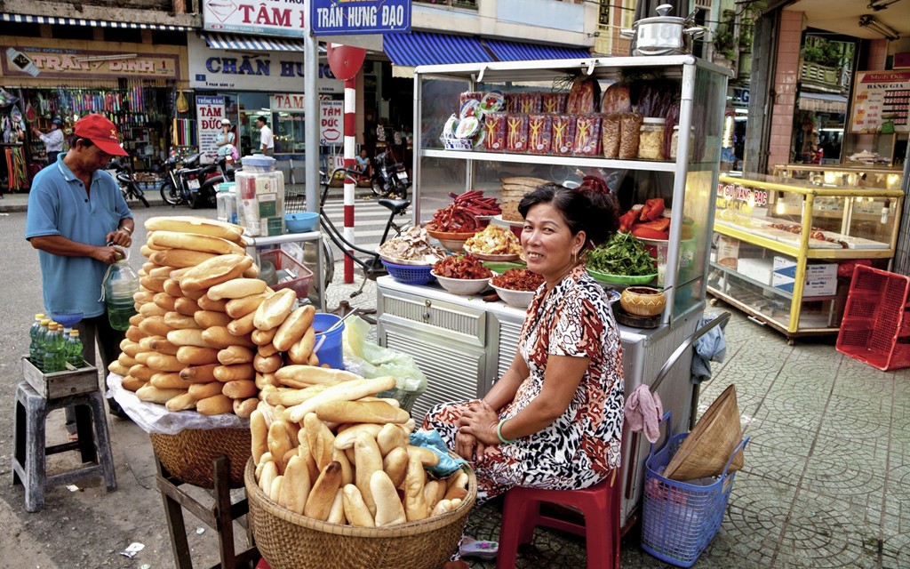 Food on wheel - Saigon street food, by Saigon Food Tour 2016